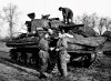PA-145734 Bild_Kanadier und Panzer.jpg