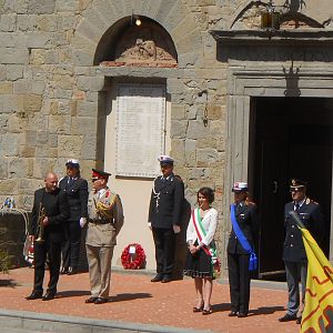 Monument To The Fallen Town Hall Steps Cortona 06 07 2014