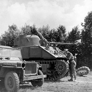 15 - Tk Rec Jul 44 - G.Rodger TimeLife_31 - Sherman III T152212 'TORONTO PAM', Jeep CORPS REC
