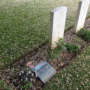 BAYEUX WAR CEMETERY