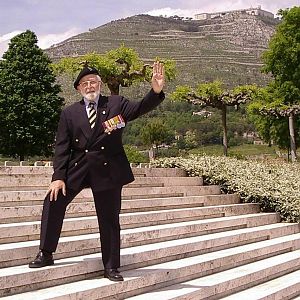 016 Ron with The Abbey behind him