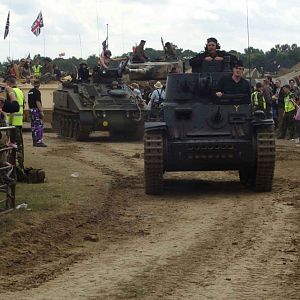 pz-38-and-crowd.jpg