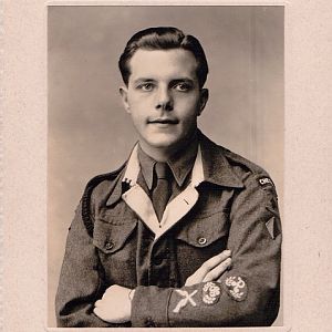 Studio photograph in 'best'