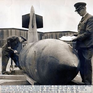WO2 D.L. Jones disconnecting Bomb