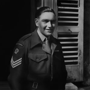 Reg Elliott 4758451   Photo   6 York&Lancs   Monza 1946 (1)