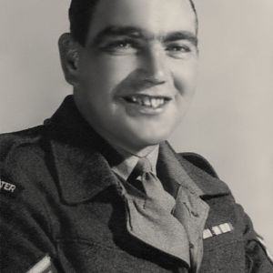 Reg Elliott 4758451   Photo   6 York&Lancs (1)