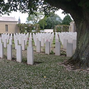 BAYEUX WAR CEMETERY